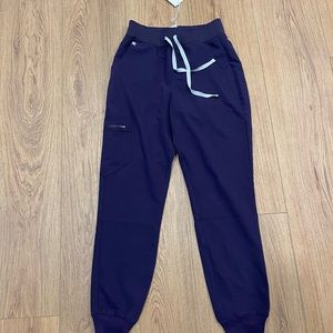 Brand new figs scrubs